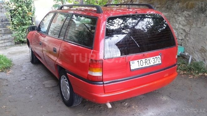 Opel Astra 1991, 260,000 km - 1.8 l - Bakı