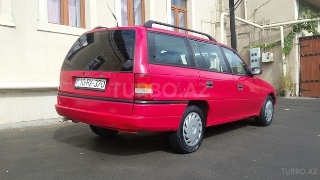 Opel Astra 1991, 260,000 km - 1.8 l - Bakı