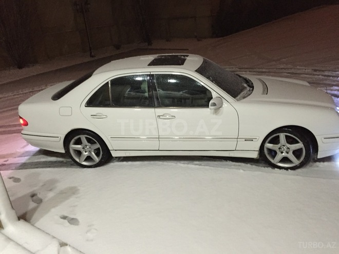 Mercedes E 240 2001, 150,000 km - 0.3 л - Bakı