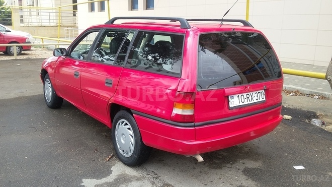 Opel Astra 1991, 260,000 km - 1.8 l - Bakı