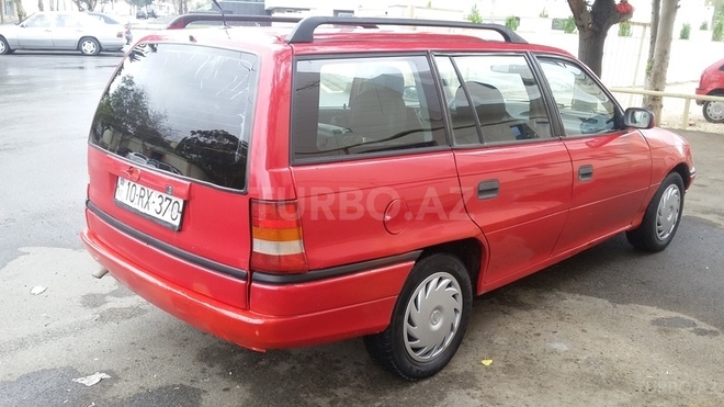 Opel Astra 1991, 260,000 km - 1.8 l - Bakı