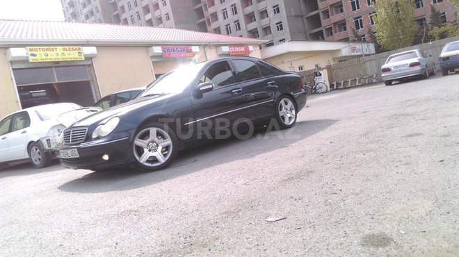 Mercedes C 220 2002, 187,452 km - 2.2 l - Bakı