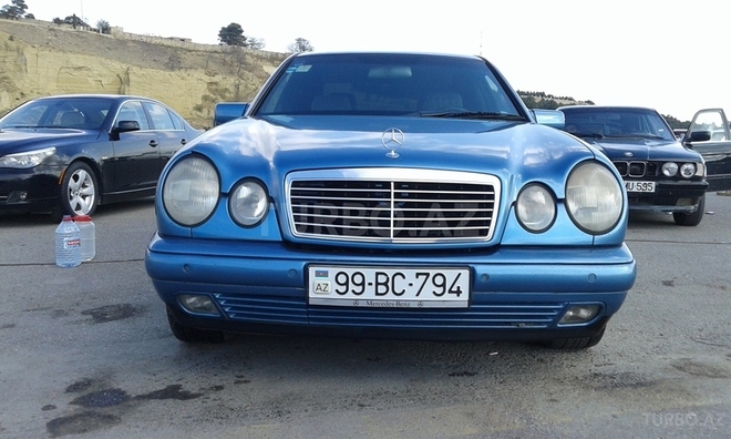 Mercedes E 240 1998, 270,000 km - 2.4 l - Bakı