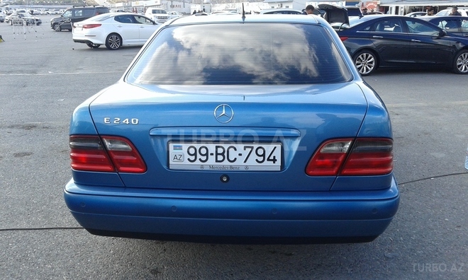 Mercedes E 240 1998, 270,000 km - 2.4 l - Bakı