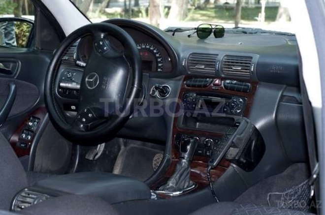 Mercedes C 240 2000, 285,000 km - 2.4 л - Bakı