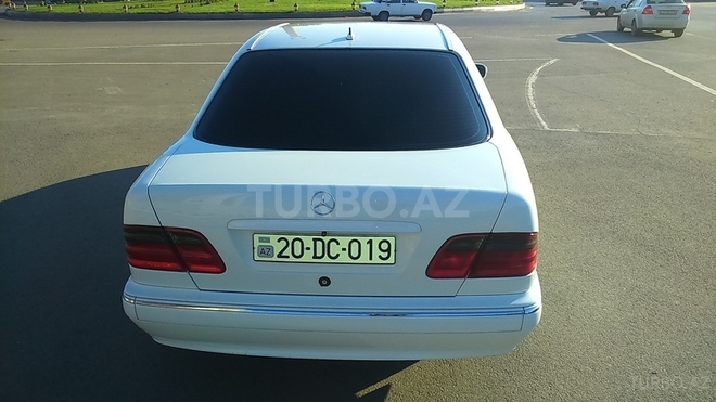 Mercedes E 240 2001, 205,000 km - 2.4 l - Gəncə