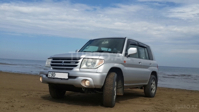 Mitsubishi Pajero io 2001, 156,000 km - 2.0 l - Bakı