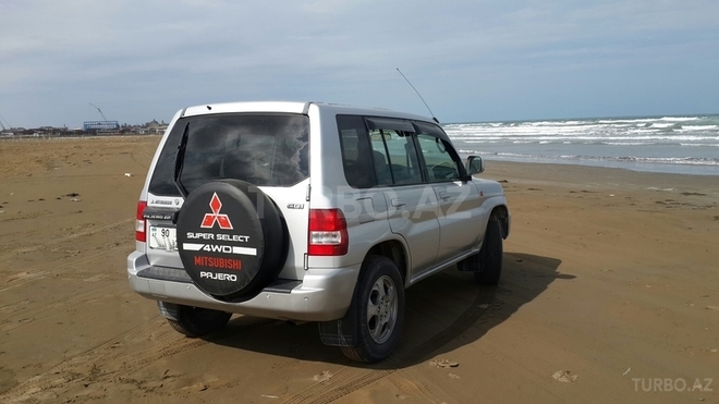 Mitsubishi Pajero io 2001, 156,000 km - 2.0 l - Bakı