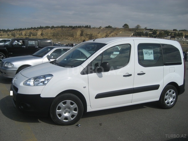 Peugeot Partner 2013, 25,700 km - 1.6 л - Bakı