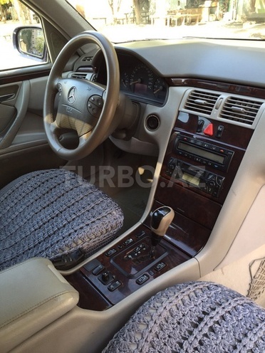 Mercedes E 280 2000, 211,000 km - 2.8 л - Sumqayıt
