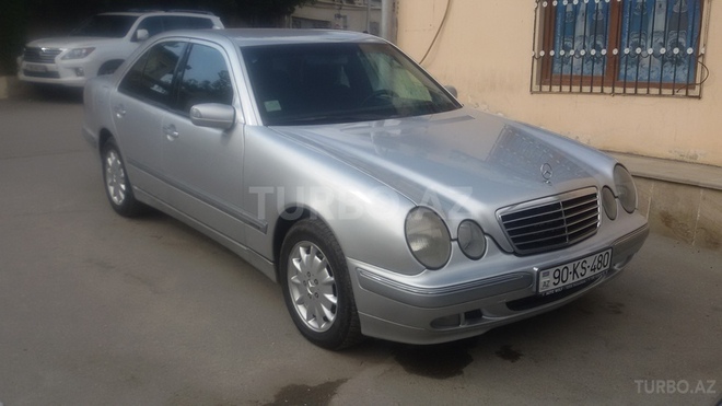 Mercedes E 220 2001, 365,000 km - 2.2 l - Bakı