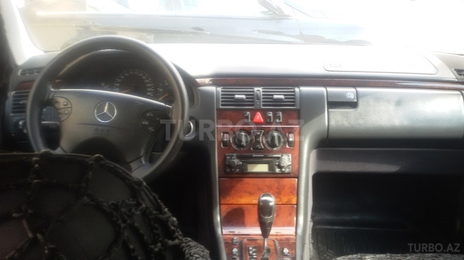 Mercedes E 220 2001, 365,000 km - 2.2 l - Bakı