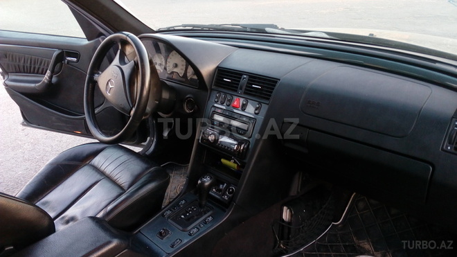 Mercedes C 220 2000, 177,700 km - 2.2 л - Bakı