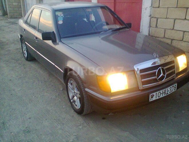 Mercedes E 260 1989, 3,456,789 km - 2.6 l - Bakı