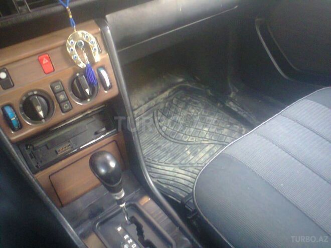 Mercedes E 260 1989, 3,456,789 km - 2.6 l - Bakı