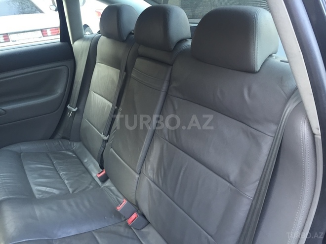 Volkswagen Passat 2002, 283,000 km - 1.8 l - Bakı