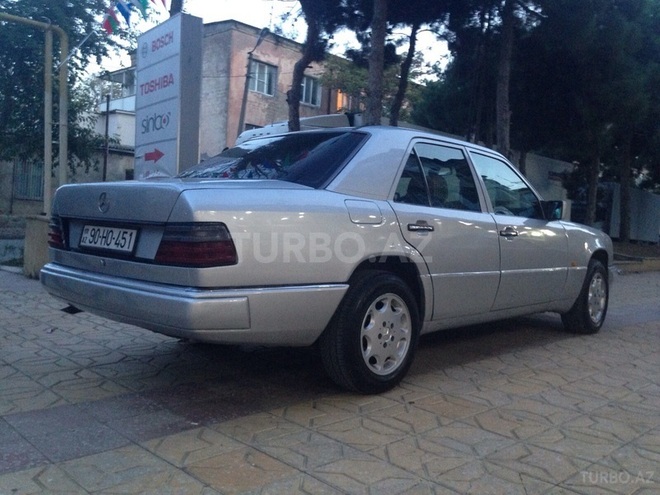 Mercedes E 200 1991, 250,000 km - 2.0 l - Bakı