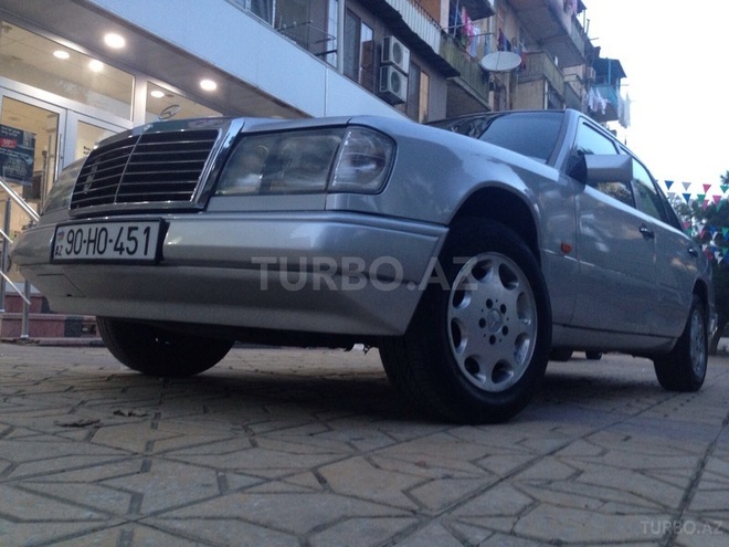 Mercedes E 200 1991, 250,000 km - 2.0 l - Bakı