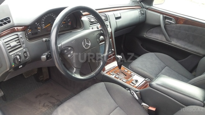 Mercedes E 220 2000, 206,537 km - 2.2 l - Bakı