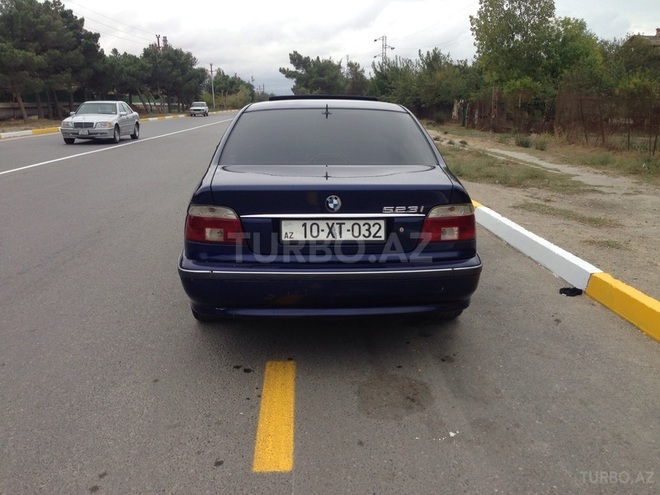 BMW 523 1996, 110,000 km - 2.5 l - Sumqayıt