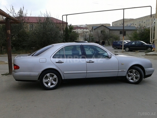 Mercedes E 230 1996, 251,000 km - 2.3 л - Bakı