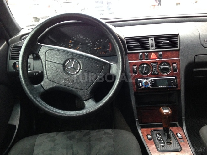 Mercedes C 220 1999, 185,000 km - 2.2 l - Bakı
