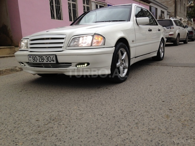 Mercedes C 220 1999, 185,000 km - 2.2 l - Bakı