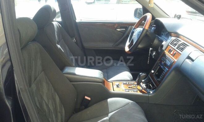 Mercedes E 280 2000, 156,000 km - 2.8 l - Bakı