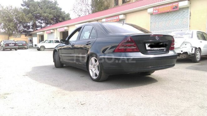 Mercedes C 220 2001, 205,642 km - 2.2 l - Bakı