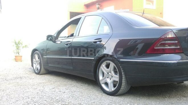 Mercedes C 220 2001, 205,642 km - 2.2 l - Bakı