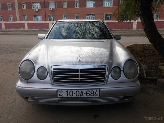 Mercedes E 220 1996, 284,500 km - 2.2 l - Gəncə