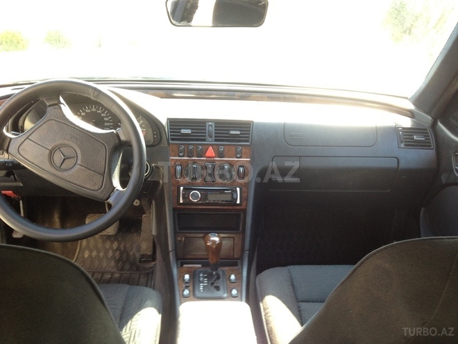 Mercedes C 200 1997, 270,000 km - 2.0 л - Bakı