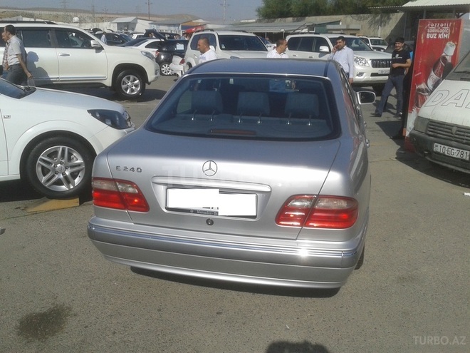 Mercedes E 240 1999, 160,000 km - 2.4 л - Bakı