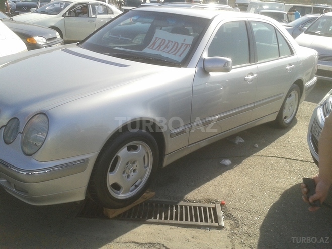 Mercedes E 240 1999, 160,000 km - 2.4 л - Bakı
