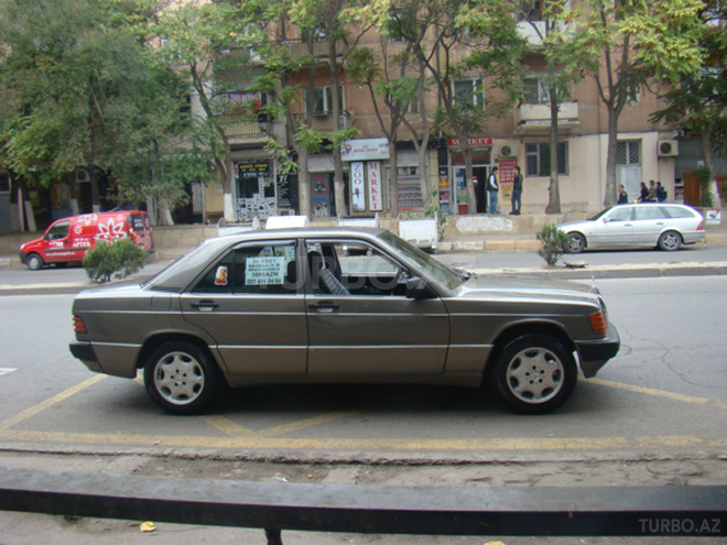Mercedes 190 1991, 368,209 km - 1.8 l - Bakı