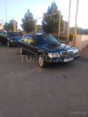 Mercedes E 220 1995, 230,000 km - 2.2 l - Bakı