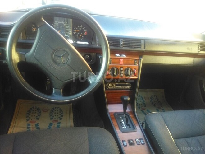Mercedes E 220 1995, 230,000 km - 2.2 l - Bakı