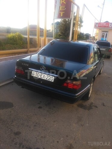 Mercedes E 220 1995, 230,000 km - 2.2 l - Bakı