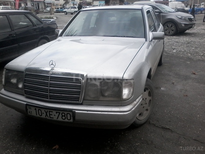 Mercedes E 200 1994, 422,968 km - 2.0 l - Xudat