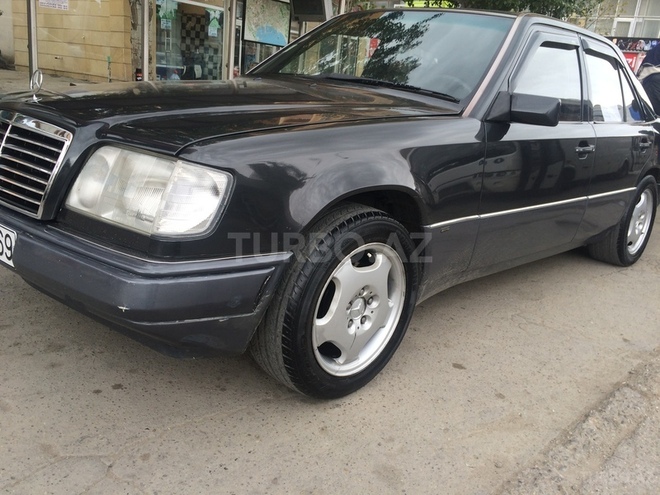 Mercedes E 220 1992, 400,000 km - 2.2 л - Bakı