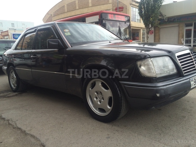Mercedes E 220 1992, 400,000 km - 2.2 л - Bakı