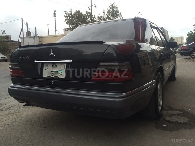 Mercedes E 220 1992, 400,000 km - 2.2 л - Bakı