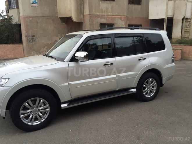 Mitsubishi Pajero 2014, 19,000 km - 3.8 l - Bakı