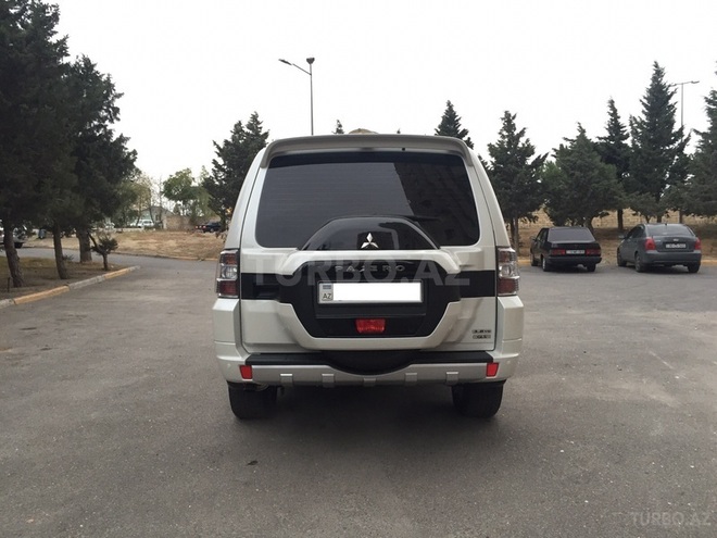 Mitsubishi Pajero 2014, 19,000 km - 3.8 l - Bakı