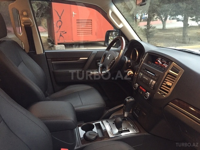 Mitsubishi Pajero 2014, 19,000 km - 3.8 l - Bakı