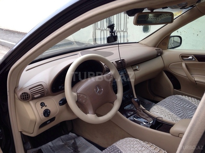 Mercedes C 240 2003, 1,970,000 km - 2.6 л - Quba
