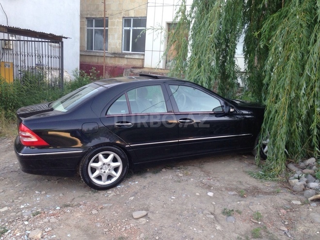 Mercedes C 240 2003, 1,970,000 km - 2.6 л - Quba