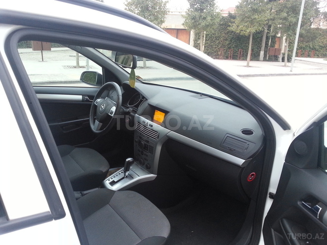 Opel Astra 2009, 175,000 km - 1.9 l - Bakı