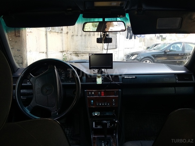 Mercedes E 200 1995, 326,000 km - 2.0 l - Şirvan