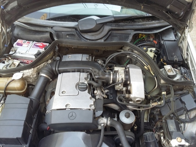 Mercedes E 200 1995, 326,000 km - 2.0 l - Şirvan